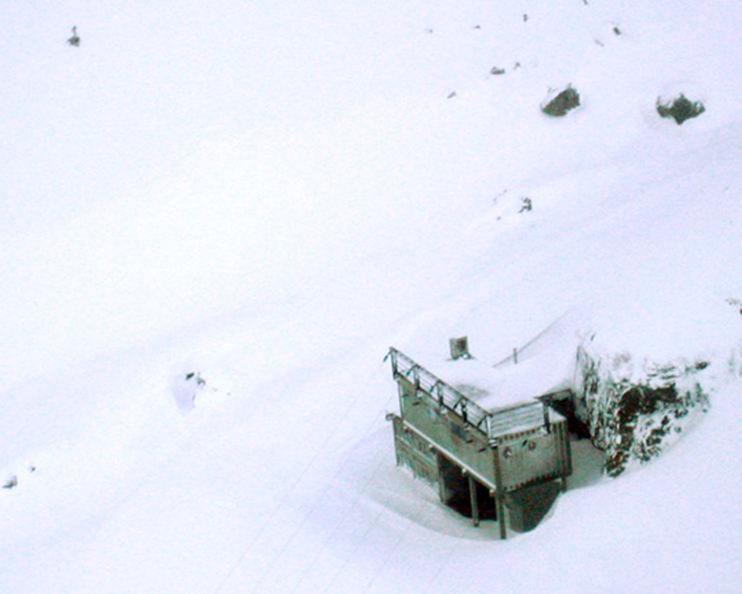 Reception building at Jukla power plant in winter