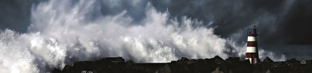 Öppet hav och storm
