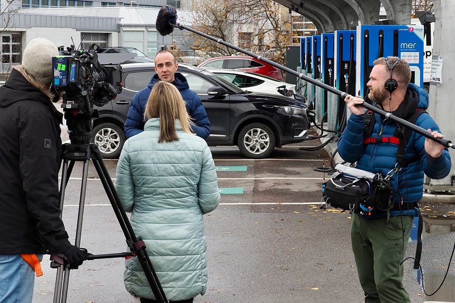 Nicholai Jørgensen, managing director of Mer Norway, being interviewed. by Fifth Gear Recharged presenter Vicki Butler-Henderson.