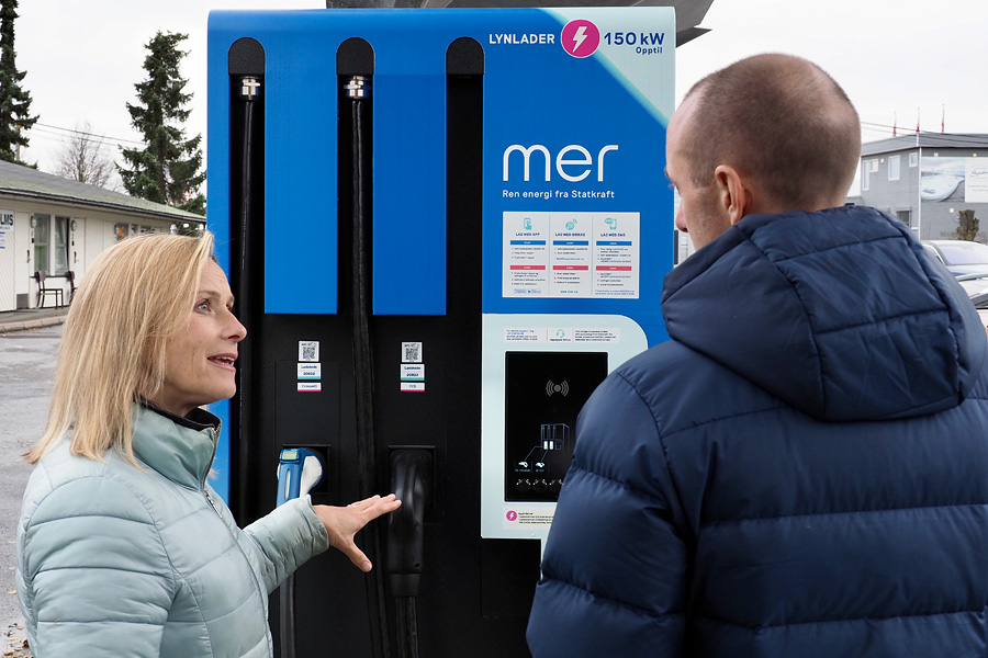 Nicholai Jørgensen, managing director of Mer Norway, being interviewed. by Fifth Gear Recharged presenter Vicki Butler-Henderson.