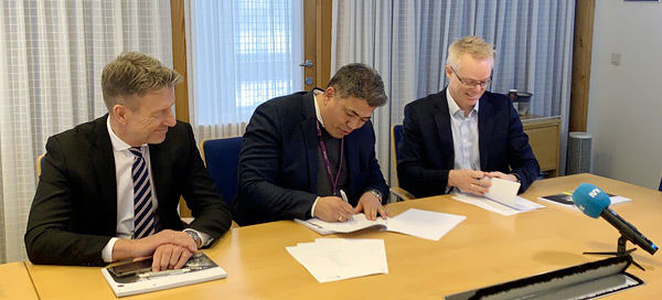 Terje Aasland, Norway's Minister of Oil and Energy, Rodney Ishak, Managing Director of INEOS Inovyn Norway, and Hallvard Granheim, Executive Vice President of Statkraft's business area Markets.