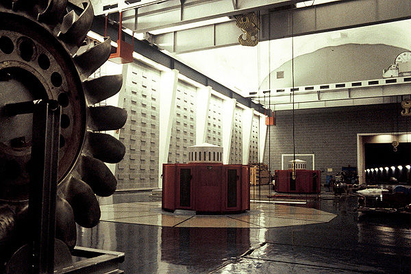 Machine hall at Mauranger power plant.